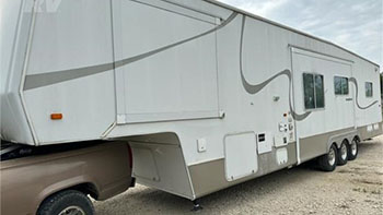 2004 Sunnybrook Titan 391SUT