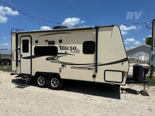 2015 Forest River Flagstaff Micro Lite 21FBRS